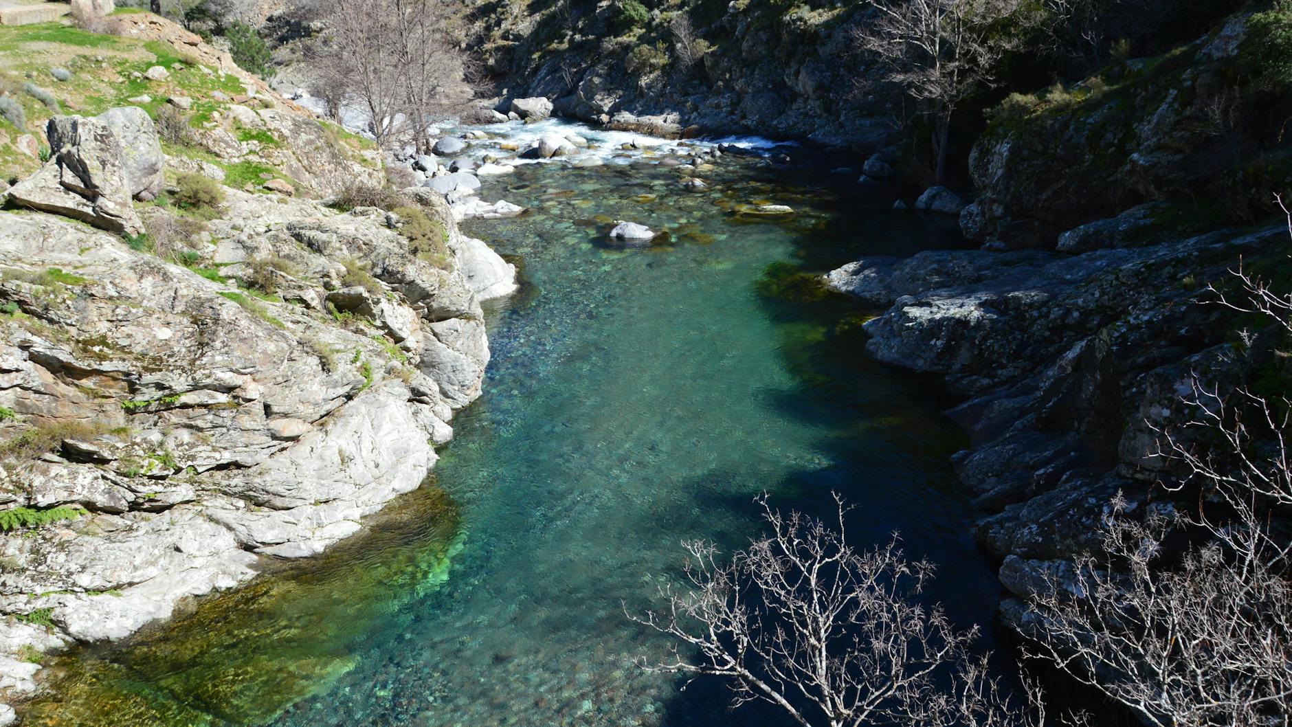 vasques turquoise entre roches granitiques rivière Fango Corse