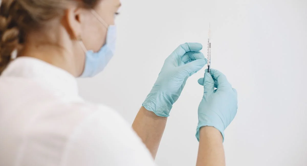 Les effets secondaires des vaccins à 6 ans enfin expliqués sans détour
