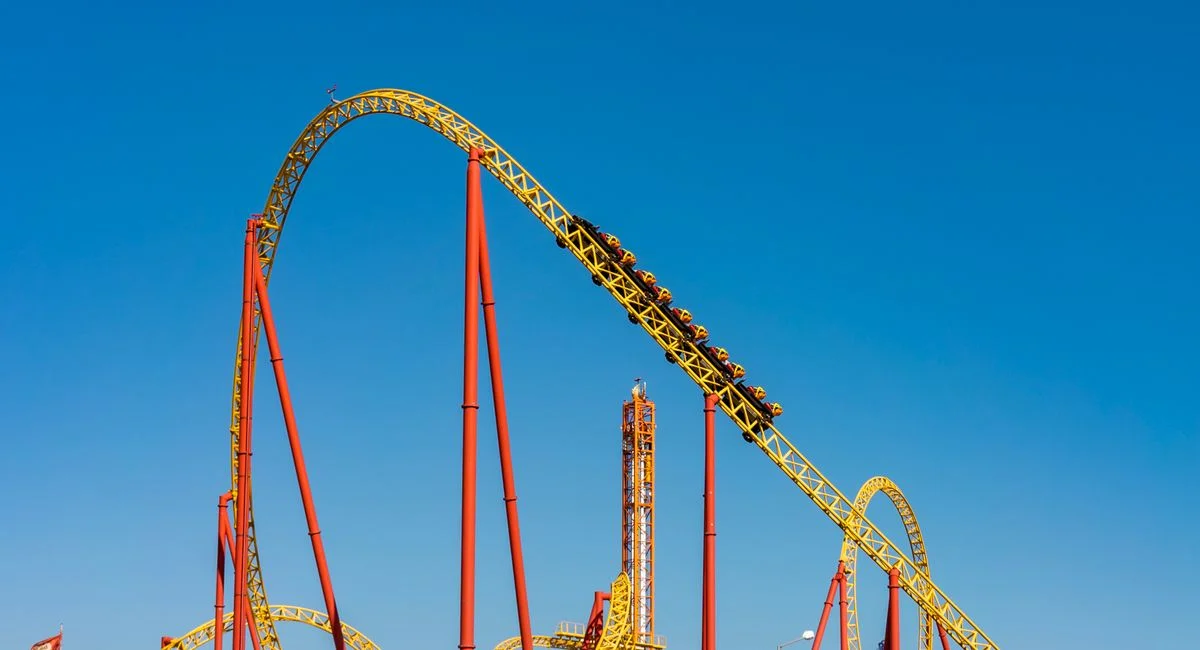 Machine à voyager dans le temps au Futuroscope : les sites concurrents oublient de vous dire