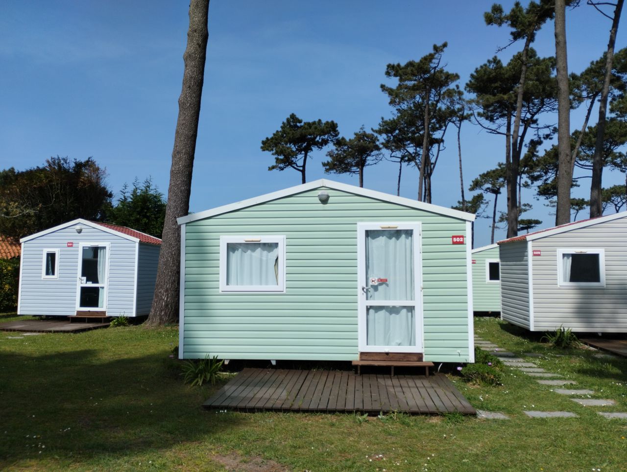 Location de mobil-home sur la Côte d&rsquo;Azur : le format vacances qui séduit au-delà du camping